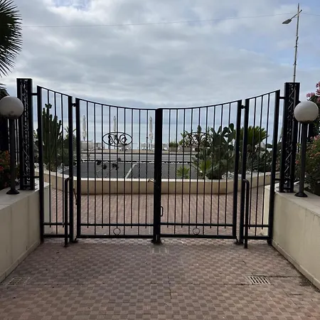 Victoria Front De Luxury Apartment