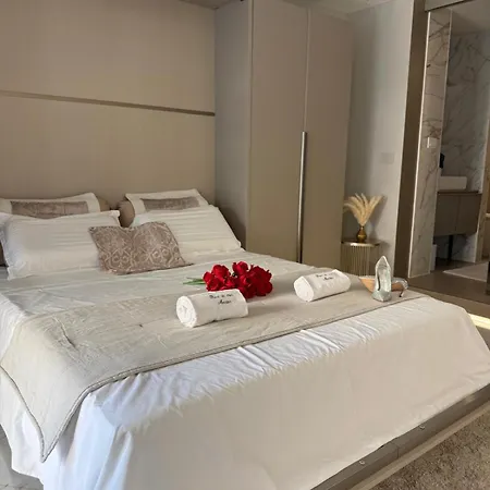 Victoria Front De Luxury Apartment