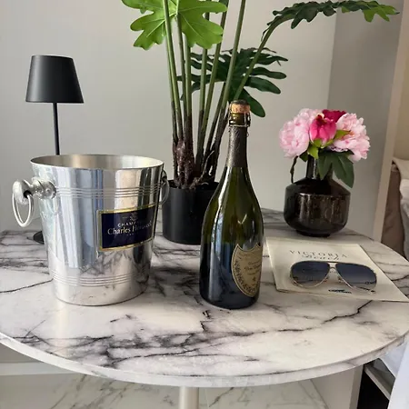 Apartment Victoria Front De Luxury *