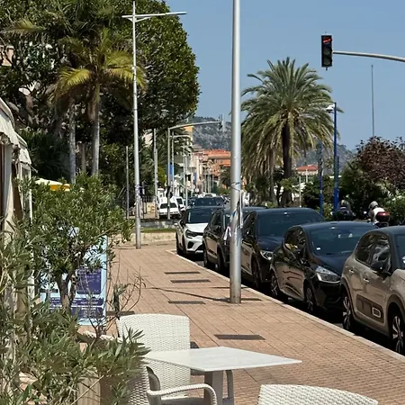 Apartment Victoria Front De Luxury Menton